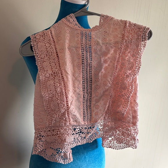 Forever 21 Tops - Forever 21 Blush Pink Lace Eyelet Sleeveless Top
